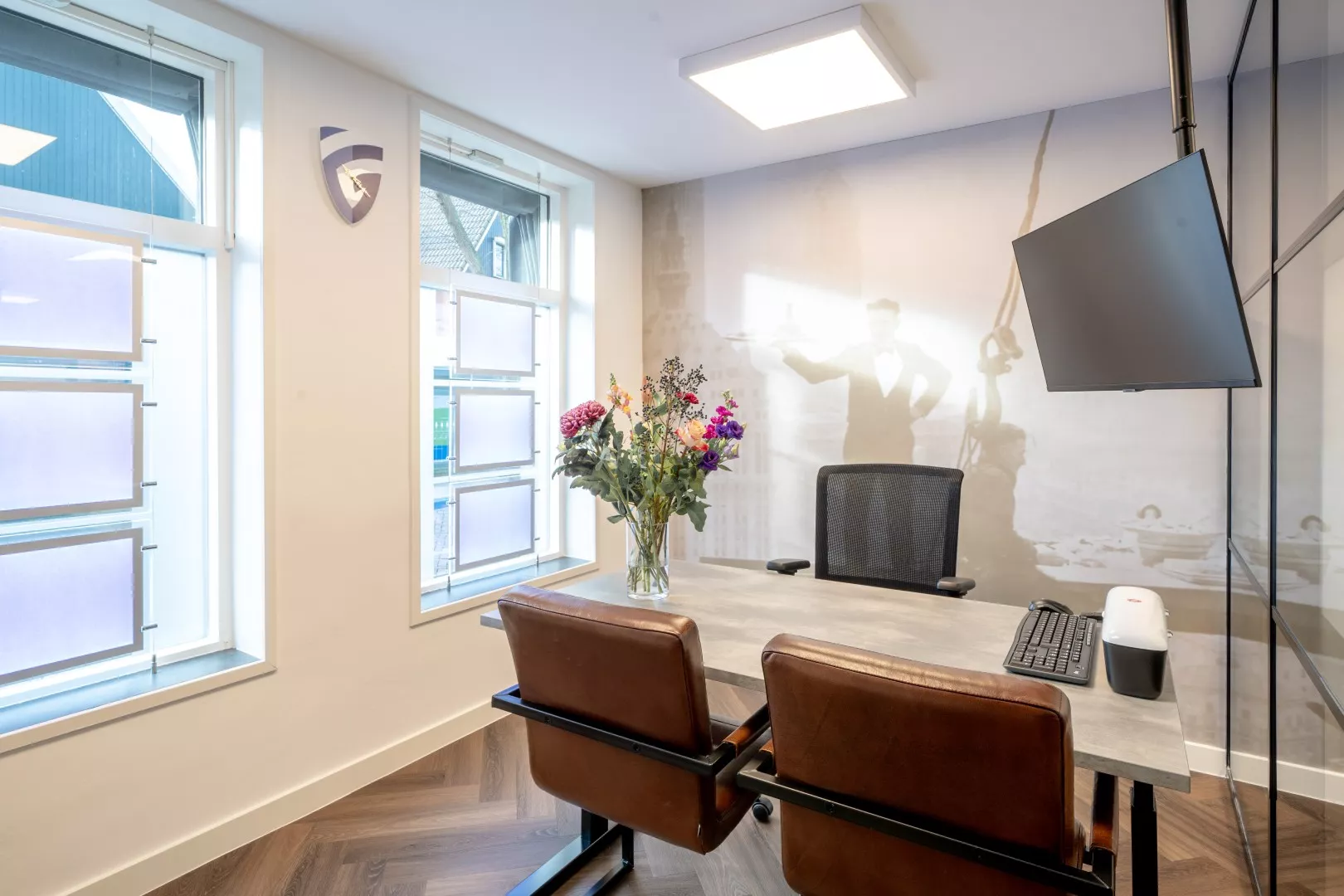 Kantoorinrichting Geldhuys door DBKC ICT & Kantoor